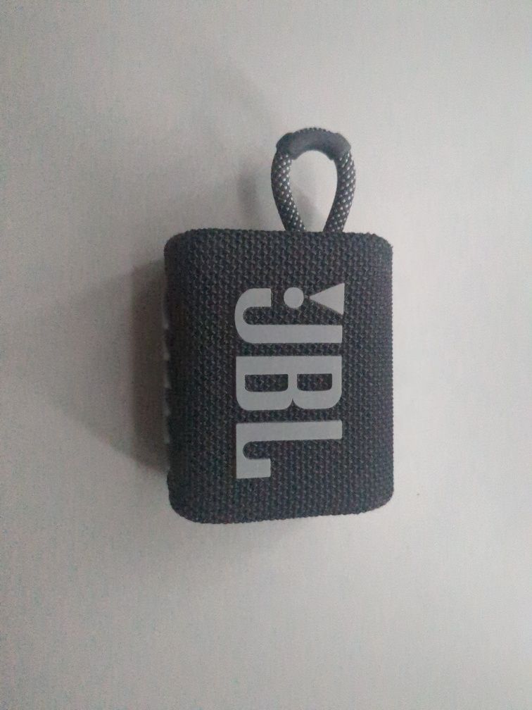 Продам оригинальную Jbl GO 3