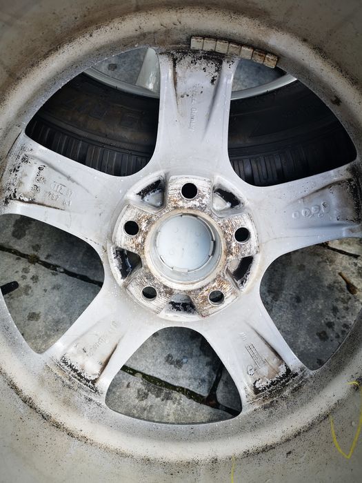 Vând jante Rial R17 cu cauciucuri de iarna