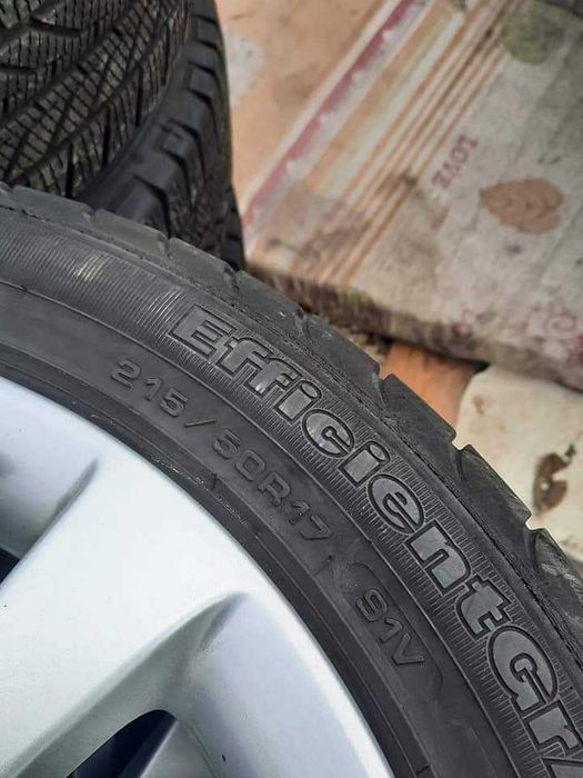 4 Броя 215/50/17 Goodyear 2x7mm 2x6,8mm