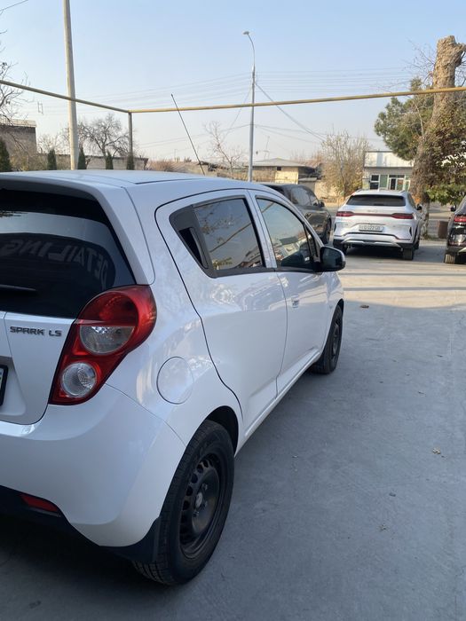 Spark sotiladi 2015 yil