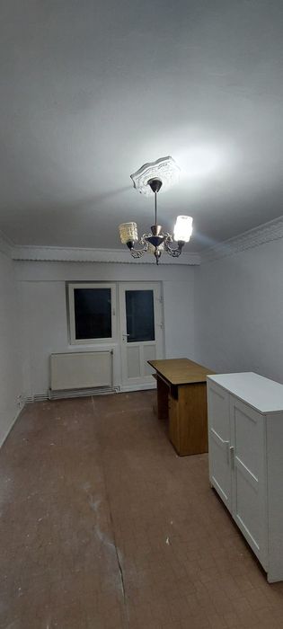 Proprietar vând apartament 3 camere HCC decomandat