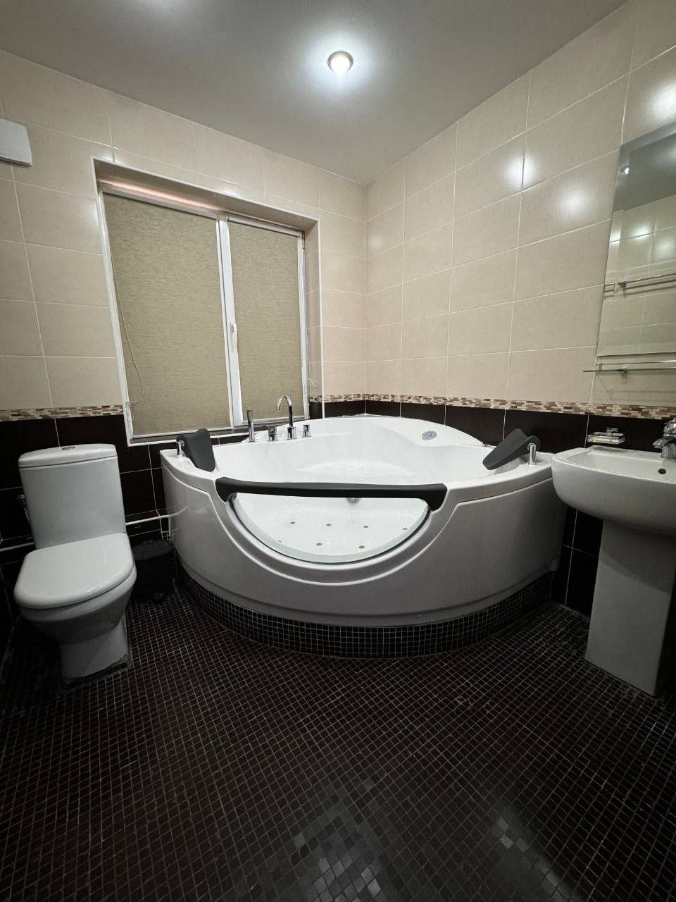 Kvartira продается 3/3/5 на Садык Азимова