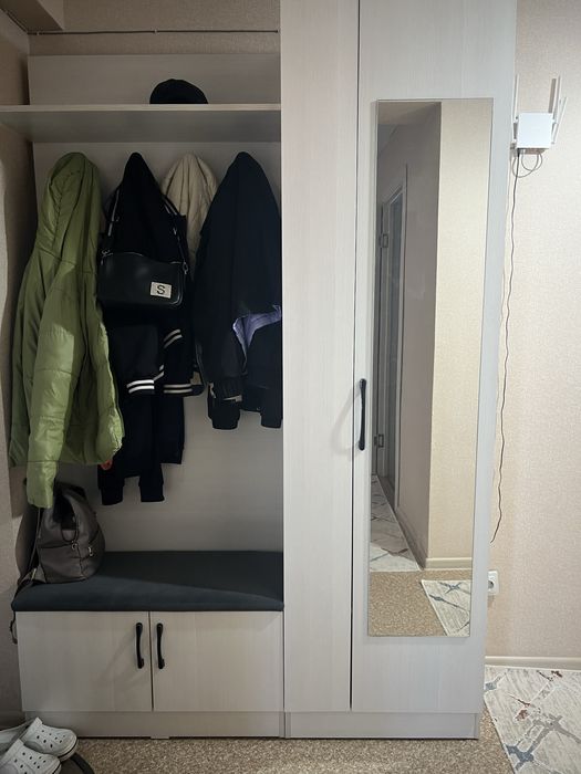 Продам шкаф в прихожую