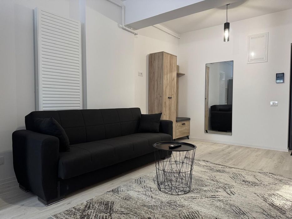 Vând apartament la 5 minute de mall Coresi