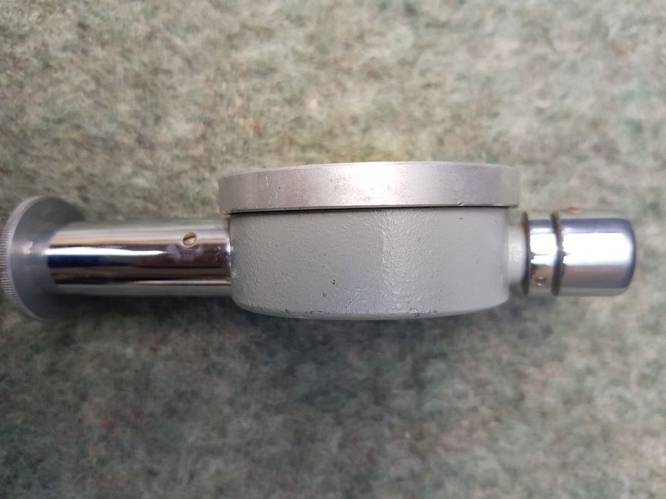 Ceas comparator de  precizie