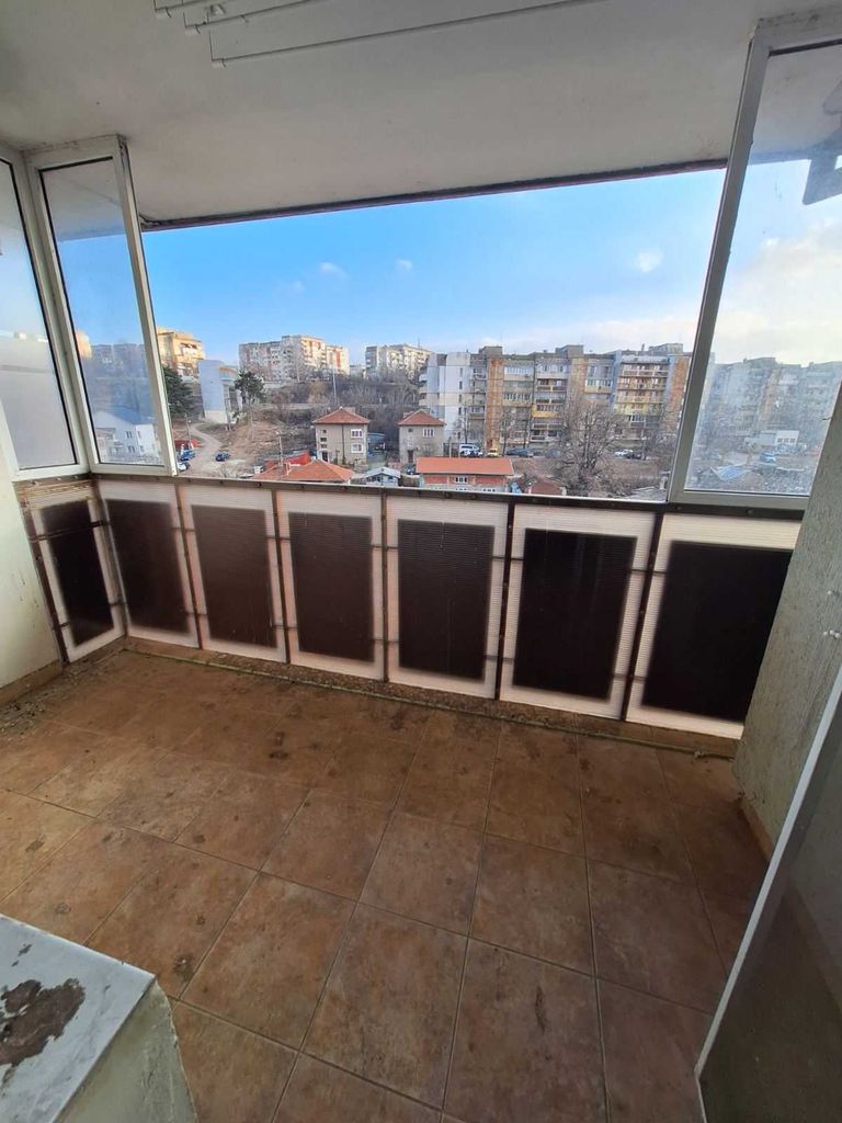 Продава се Тристаен апартамент в Русе, Родина 3 - 87 кв.м за 1035 €/кв.м - Снимка #1