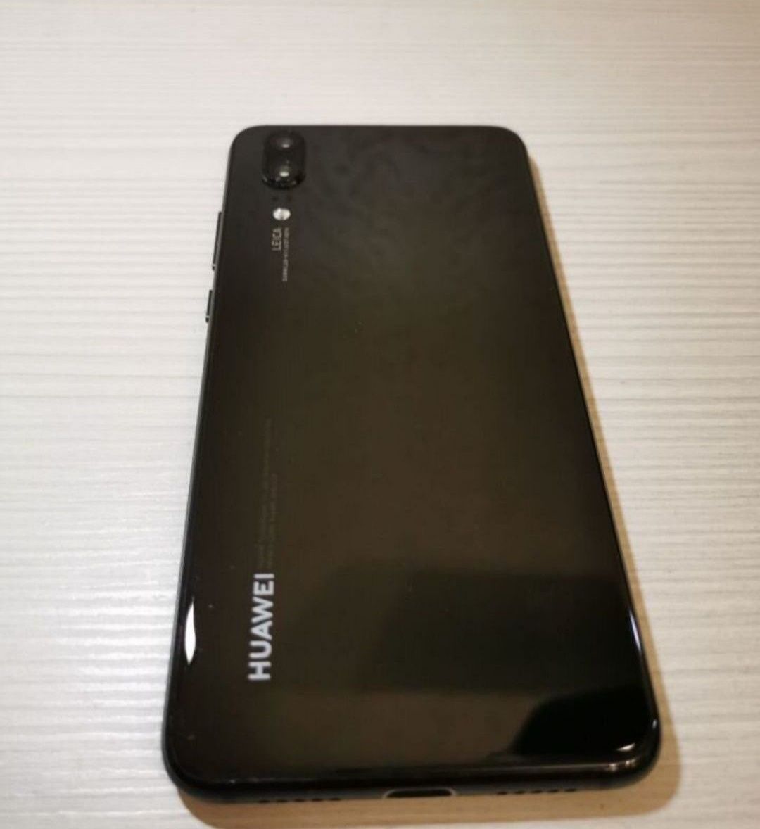 Продам Huawei P20