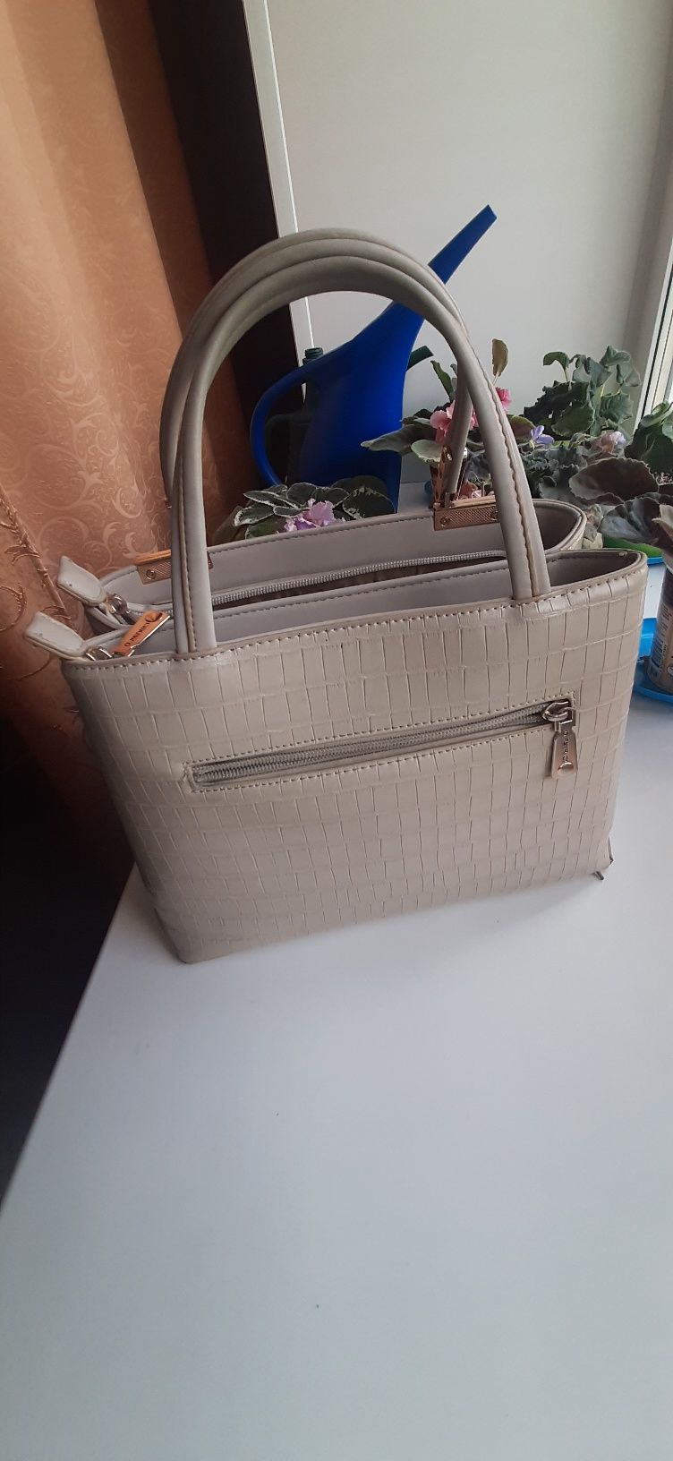 Продам женскую сумку