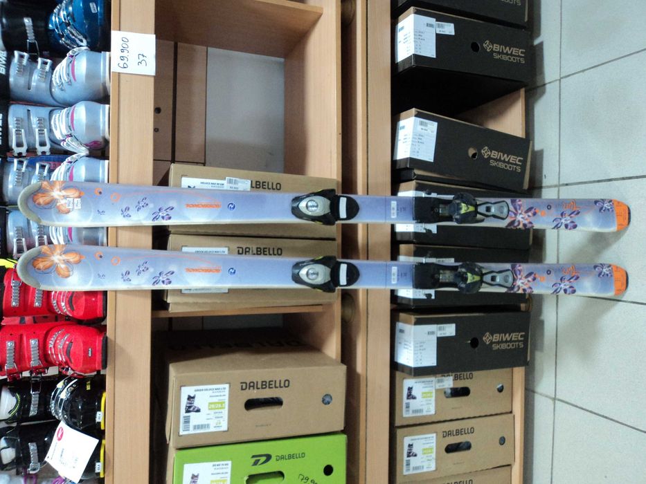 Не новые лыжи ROSSIGNOL м-ль FUN GIRL, 140 см, с кр-ми FISCHER F7