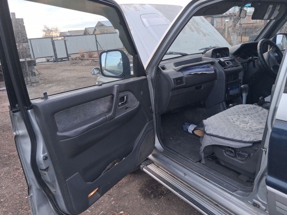 Продам   Mitsubishi padjero 2 объём 2.8 1996