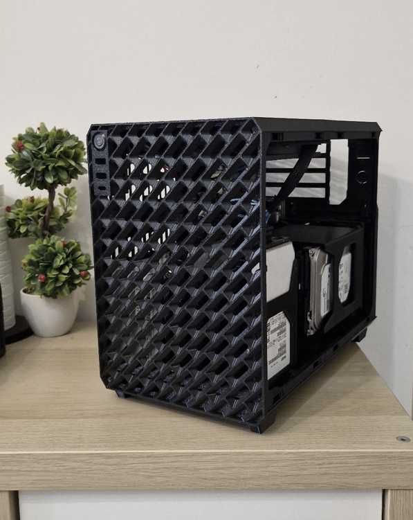 Sistem NAS MediaServer custom compact mATX 18.3Litrii