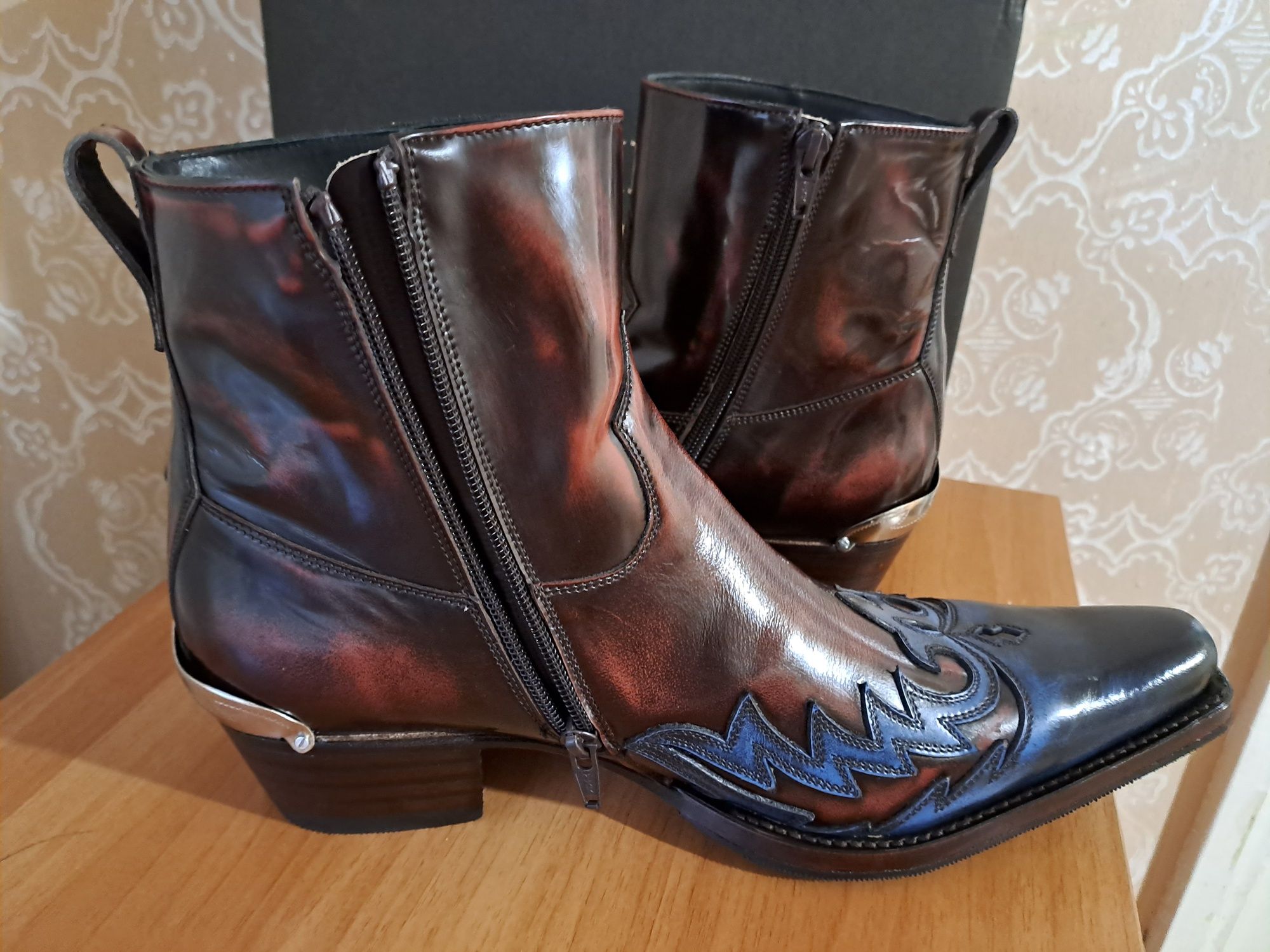 Cizme Sendra originale noi ,44 mărimea ,1200 lei