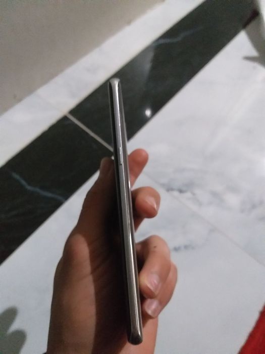 Samsung s8 telefoni sotiladi