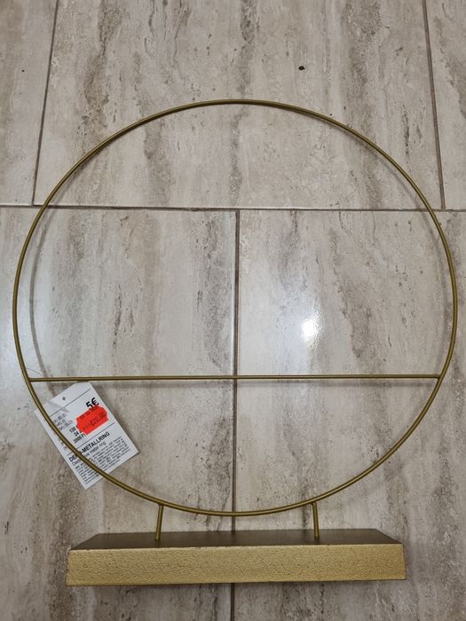 Casute pasarele din.lemn,ghirlande luminoase