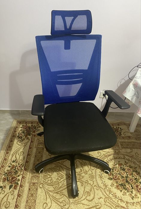 Стул на колесиках