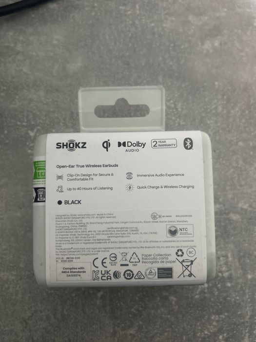 Căști noi în stare perfectată