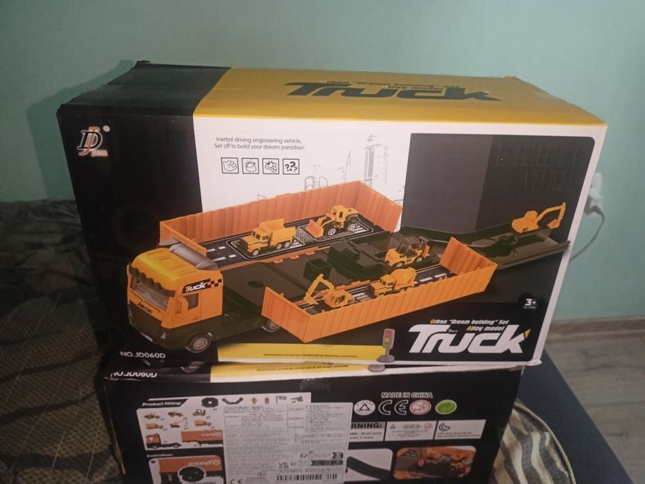 Ново!!! Камион играчка