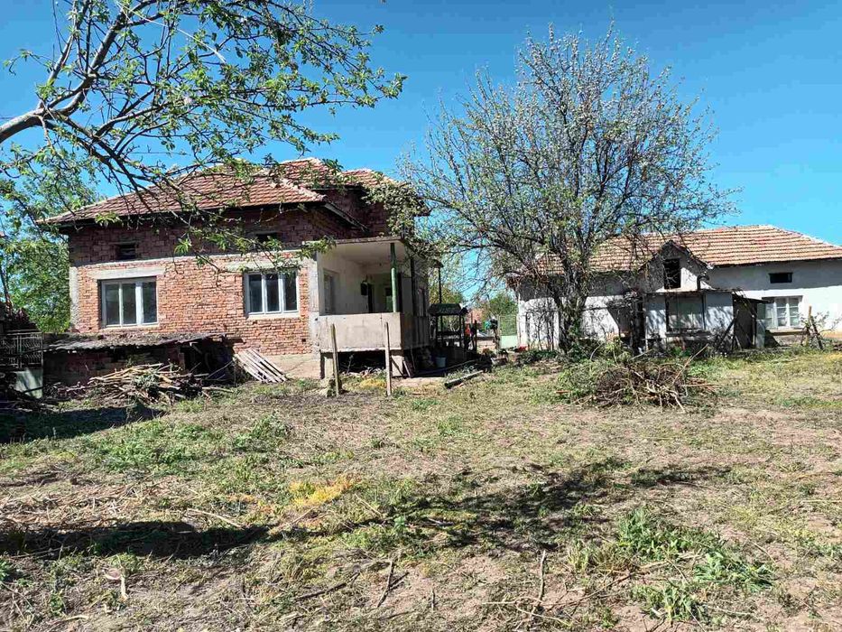 Продава се Къща в с. Девенци, Област Плевен - 140 кв.м за 110 €/кв.м - Снимка #1