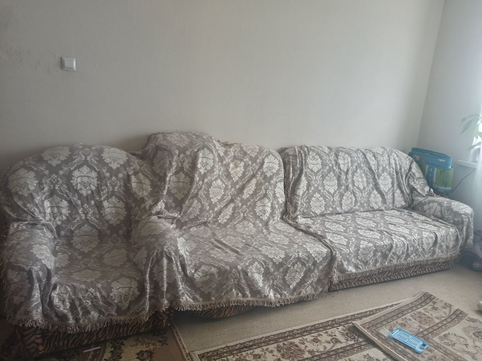 Продам диван в хорошем состоянии