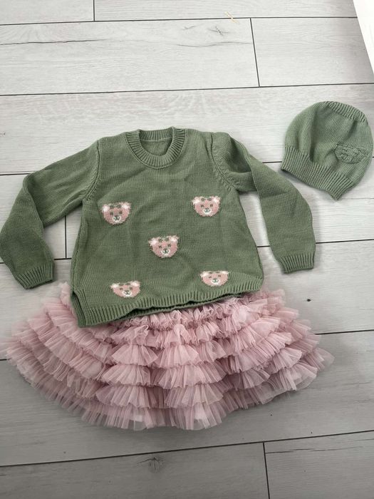 Детска Зимна рокля с пуловер и шапка