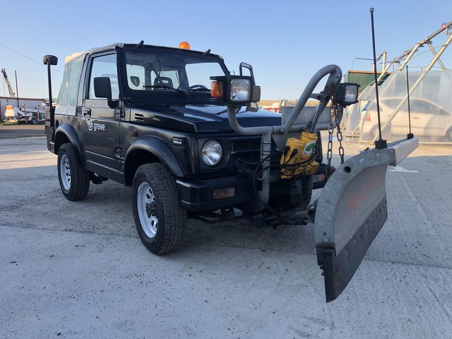 Suzuki Samurai 1994 cu lama zapada