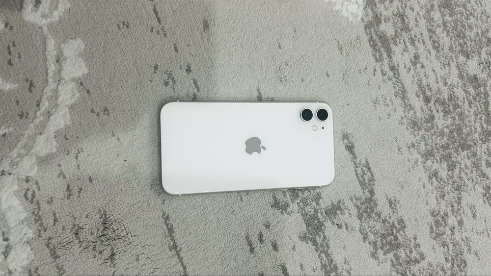 Продам iPhone 11