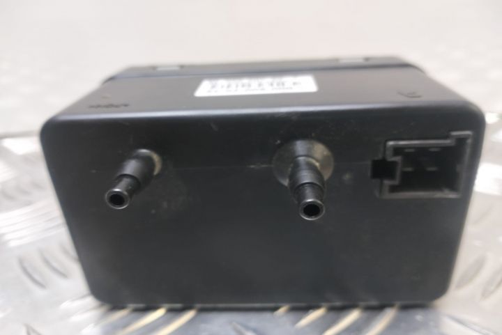 Pompa vacuum  inchidere centralizare 0008002548 Mercedes-Benz C-Class