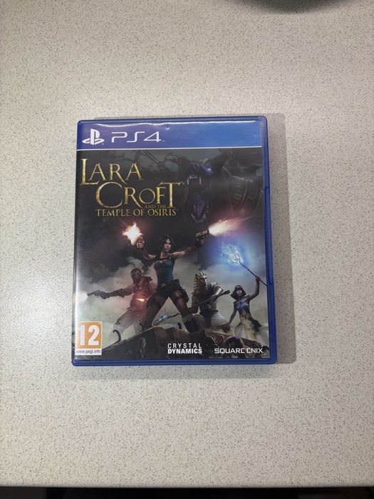 Продавам игра ,, lara croft” за ps4