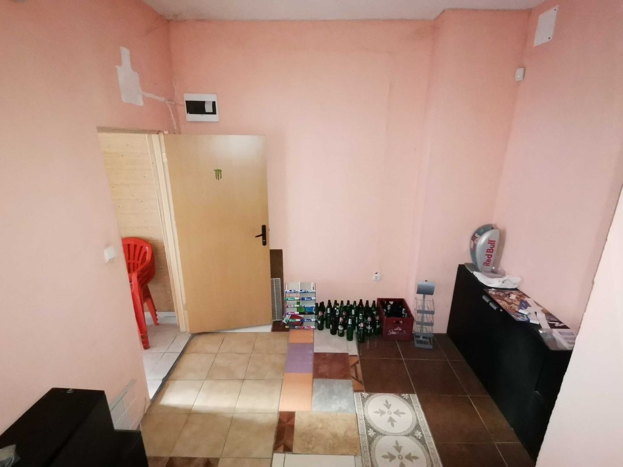 Дава се под наем Магазин в Бургас, Меден рудник - зона А - 40 кв.м за 150 € - Снимка #6