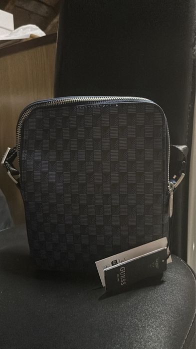 Оригинални чанти guess