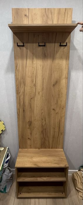 Продам прихожую почти новая