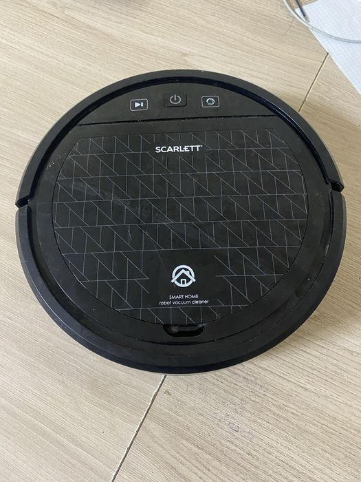 Робот-пылесос scarlett