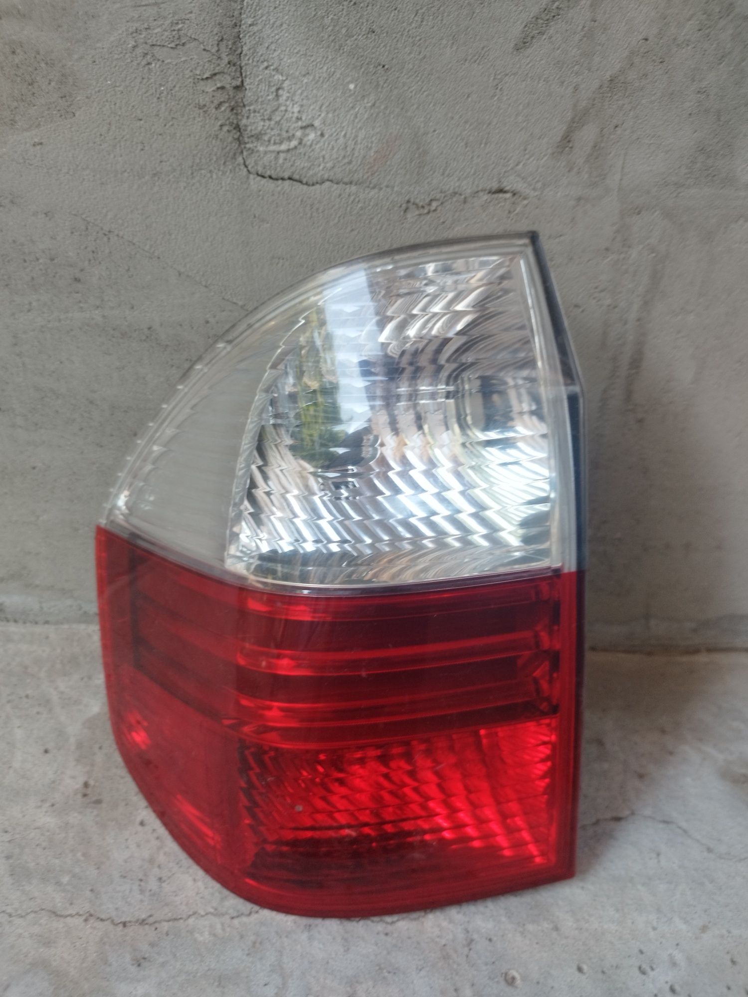 Ляв външен стоп за BMW X3 (E83)