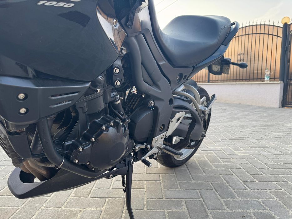 Triumph Tiger 1050 an 2011 , SC Project,