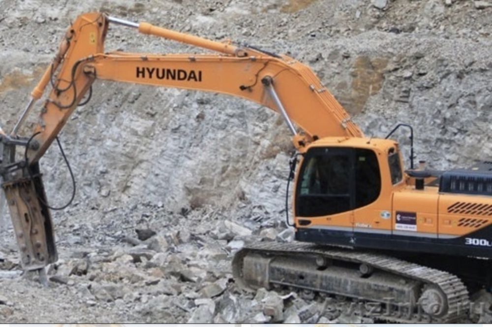 Гусеничний экскаватор с Гидромолотом Hyundai R300LC-9S