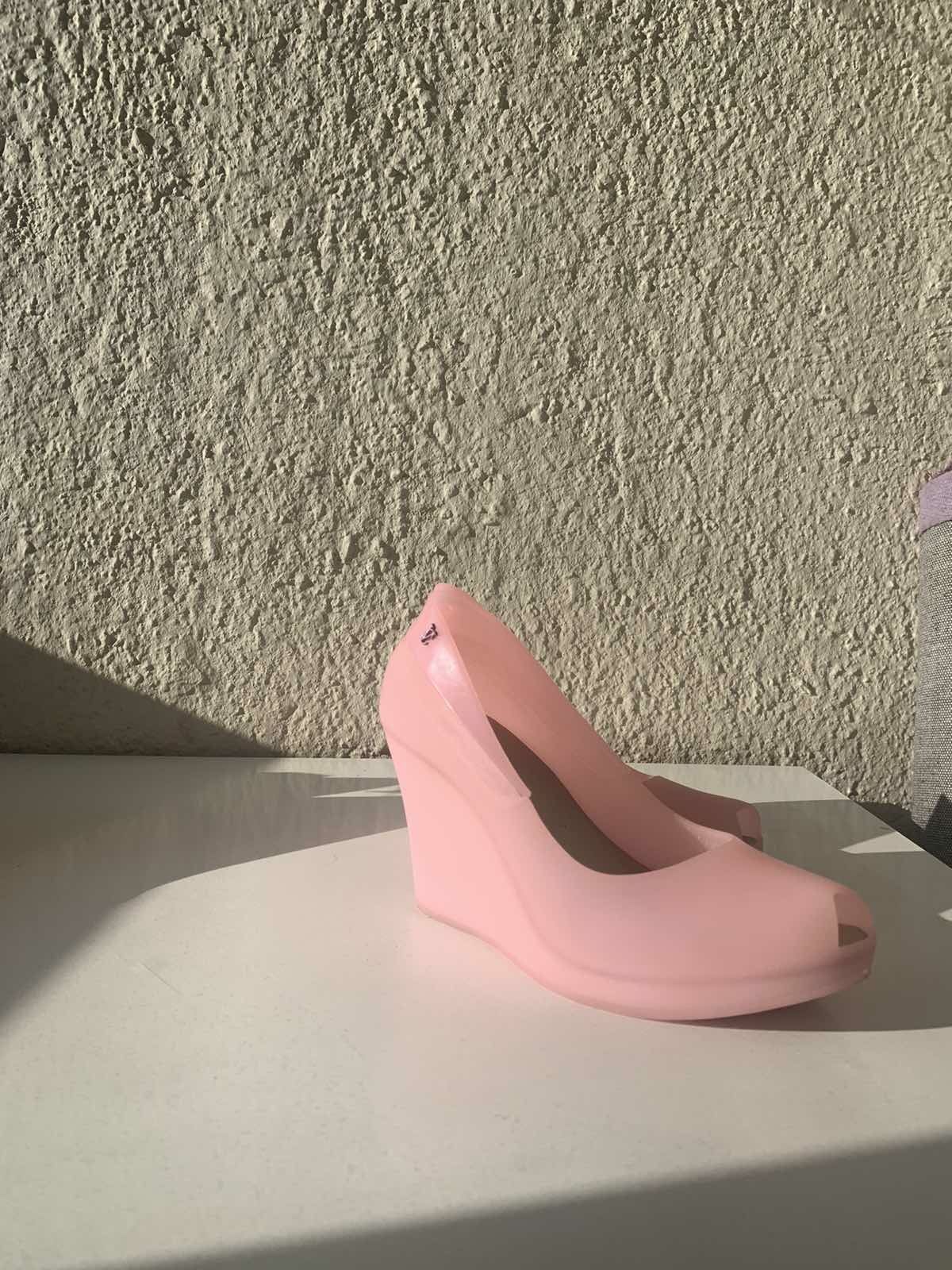Дамски обувки с платформа