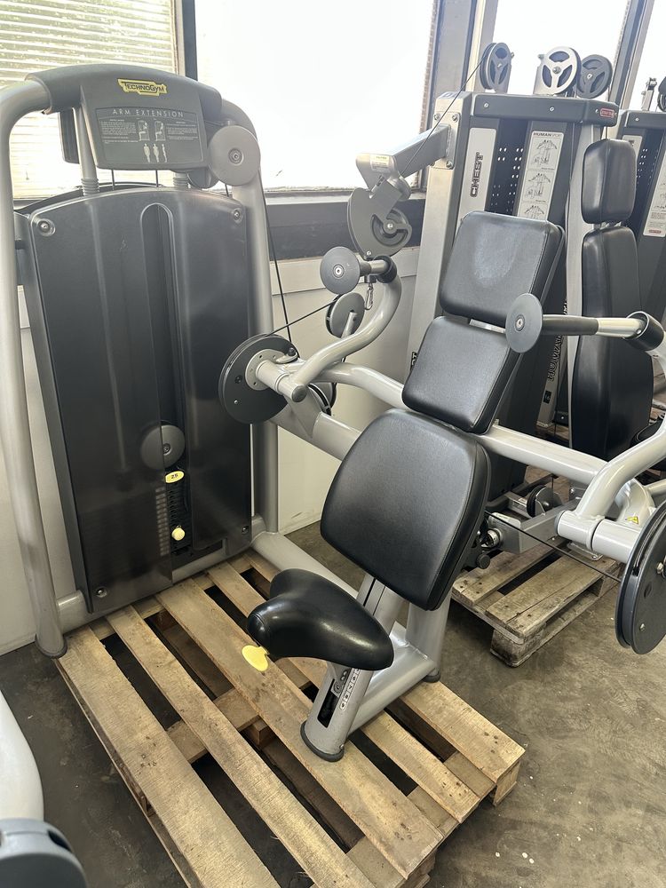 Technogym sesection - уред за трицепс