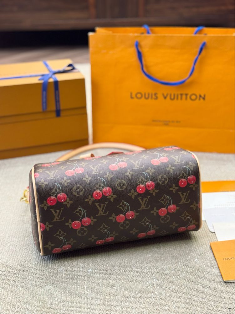 Geanta Louis Vuitton cherry