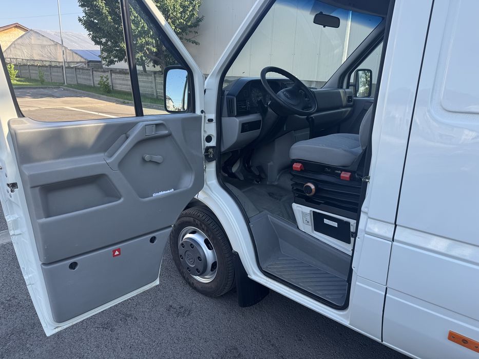 Volkswagen.   Lt 46   2.8     160cp