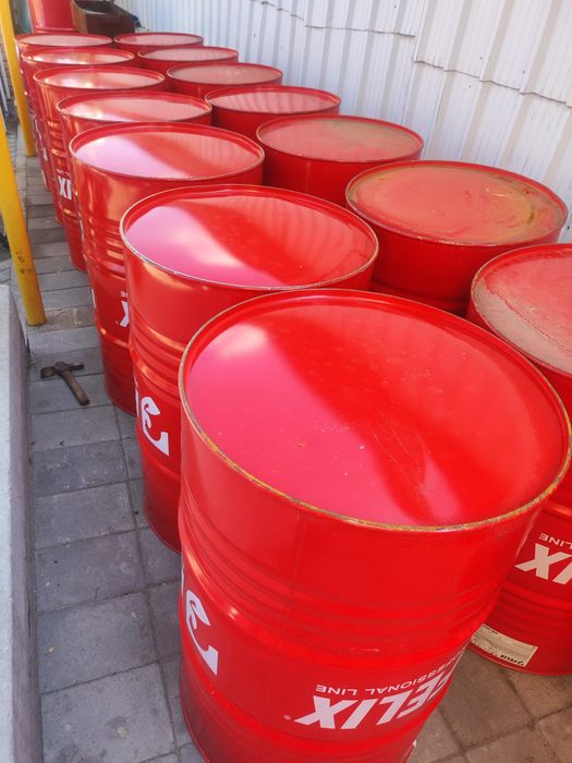 Бочки 200 из под масла и растворителя