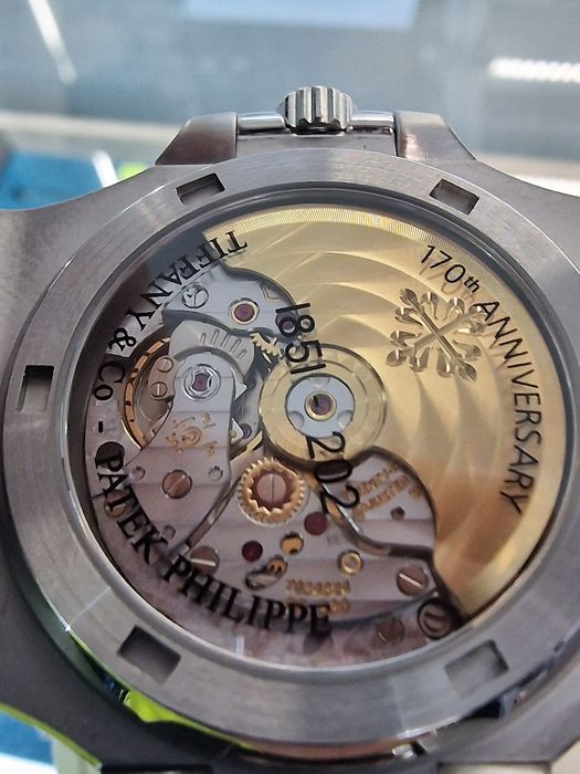Amanet Vitan 107 Ceas Patek Nautilus Tiffany Nou