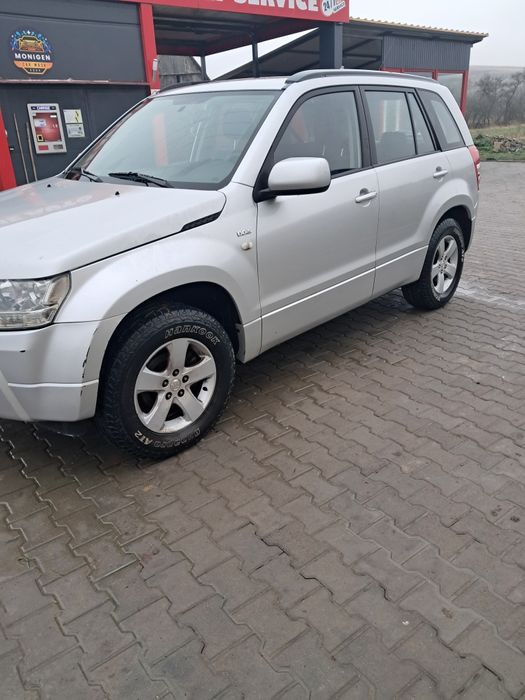 Vând suzuki grand vitara