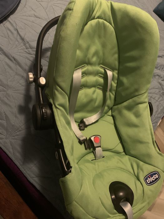 Scoica auto Chicco foarte putin utilizata