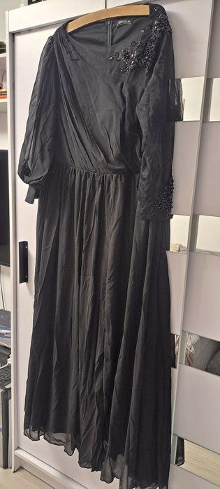 Vând rochie neagra de seara