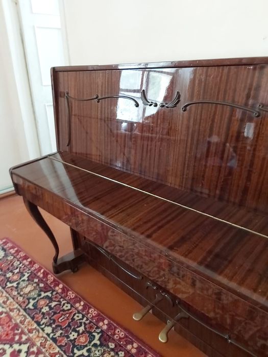Пианино продаётся