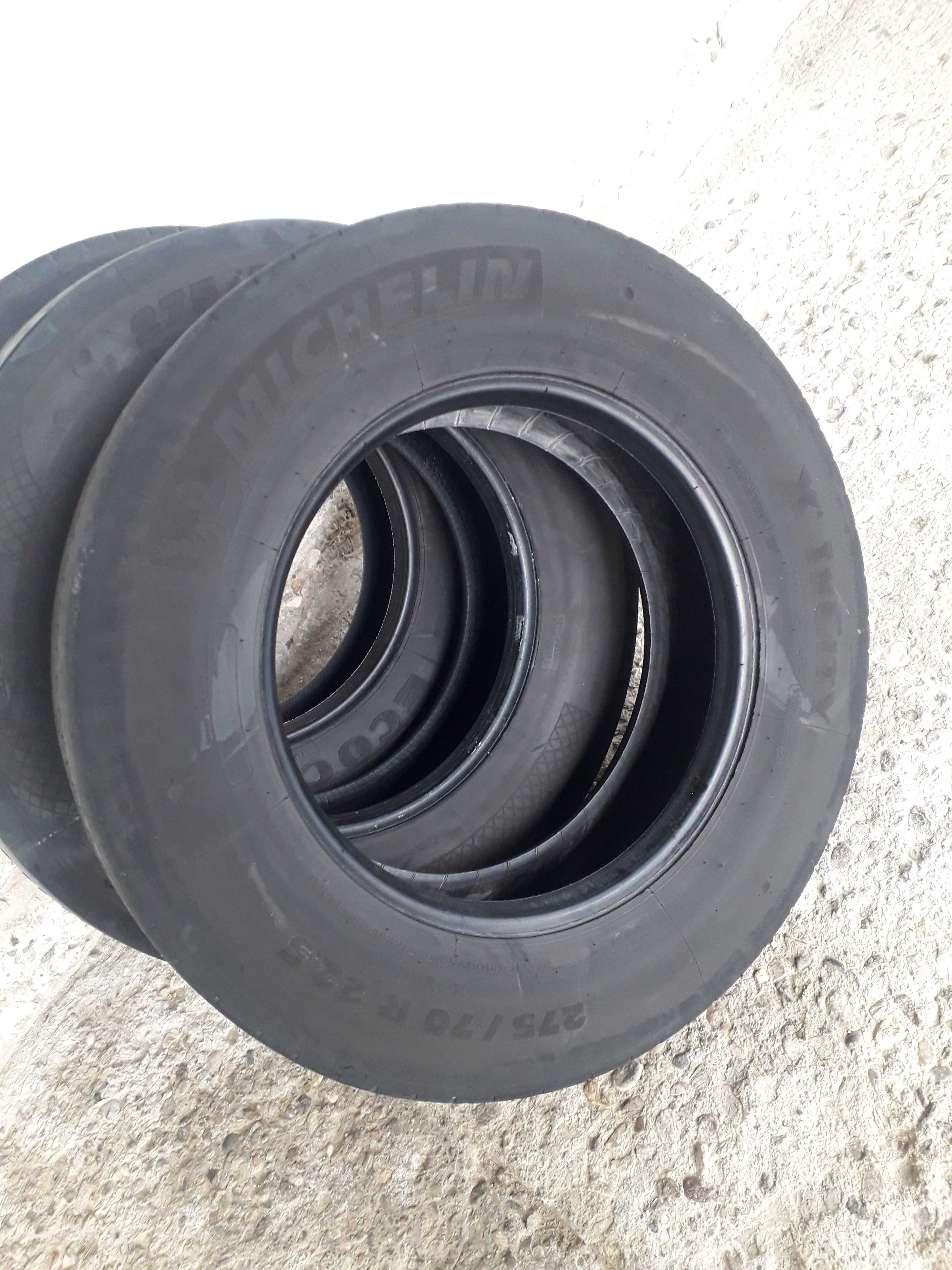 1 Тежкотоварна гума R22.5 275/70 Michelin XInCity XZU3 148/145J