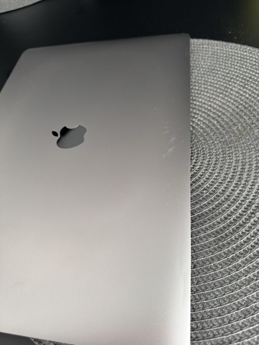 Vând MacBook Pro 15-inch (2017)