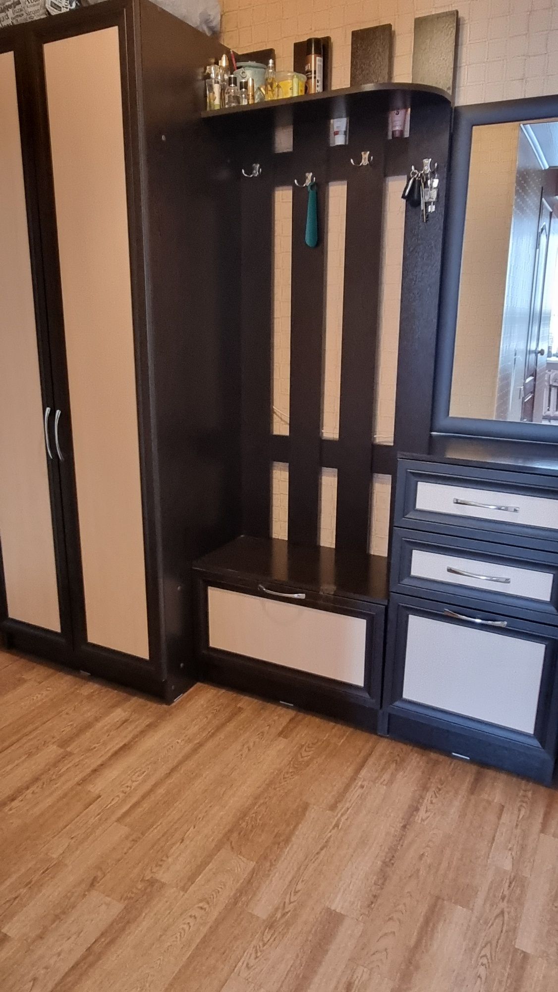 Продам прихожую в хорошем состоянии