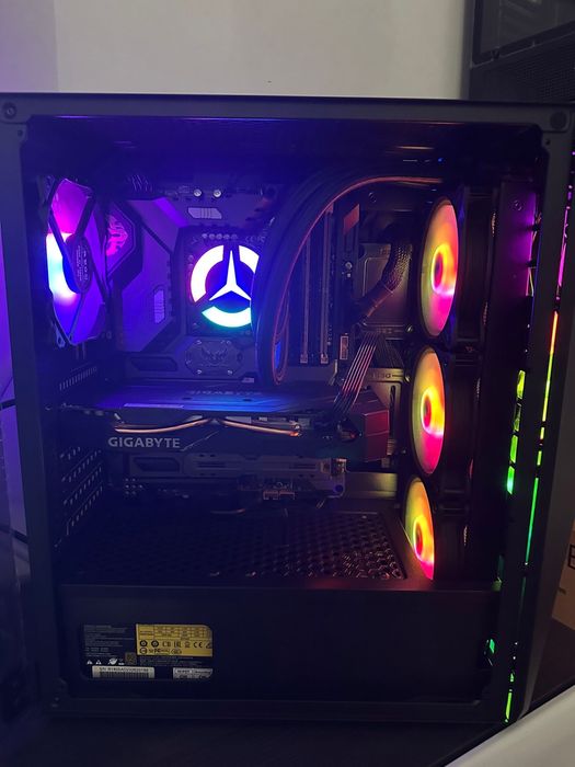 Vand Schimb Pc gaming i5 32Gb Ram RTX 2060Super 8Gb SSD 500Gb RGB