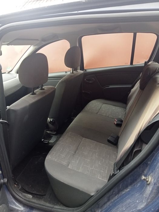 Dacia Sandero recent adusa